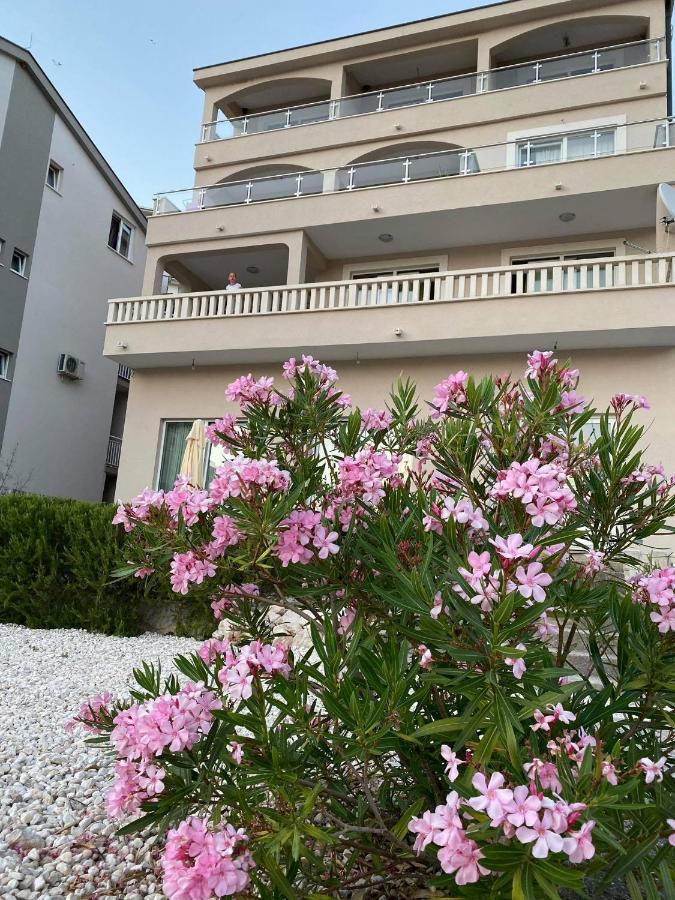 Apartmani Divna Неум Экстерьер фото