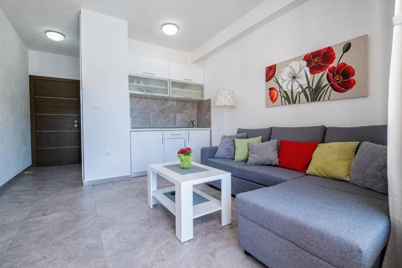 Apartmani Divna Неум Экстерьер фото