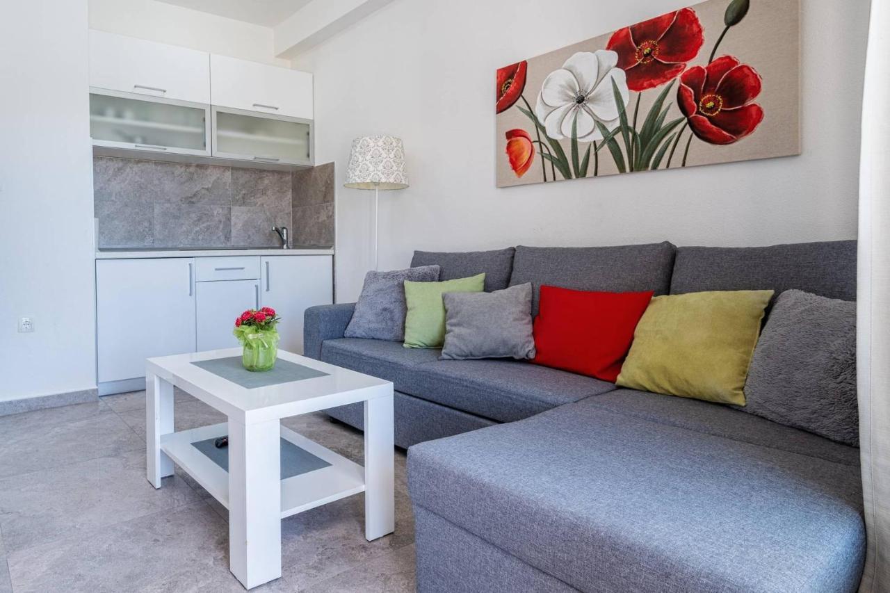 Apartmani Divna Неум Экстерьер фото
