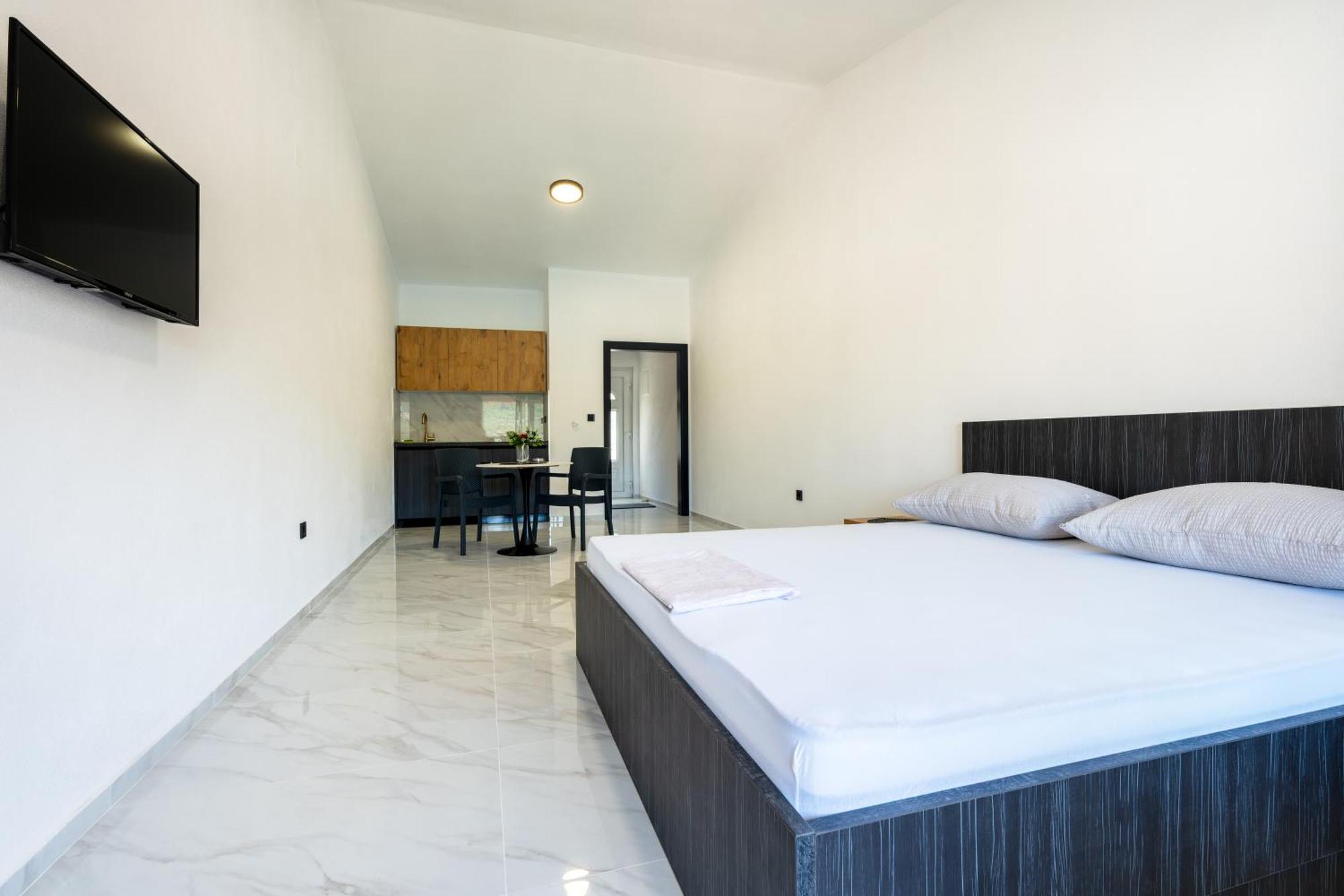 Apartmani Divna Неум Экстерьер фото